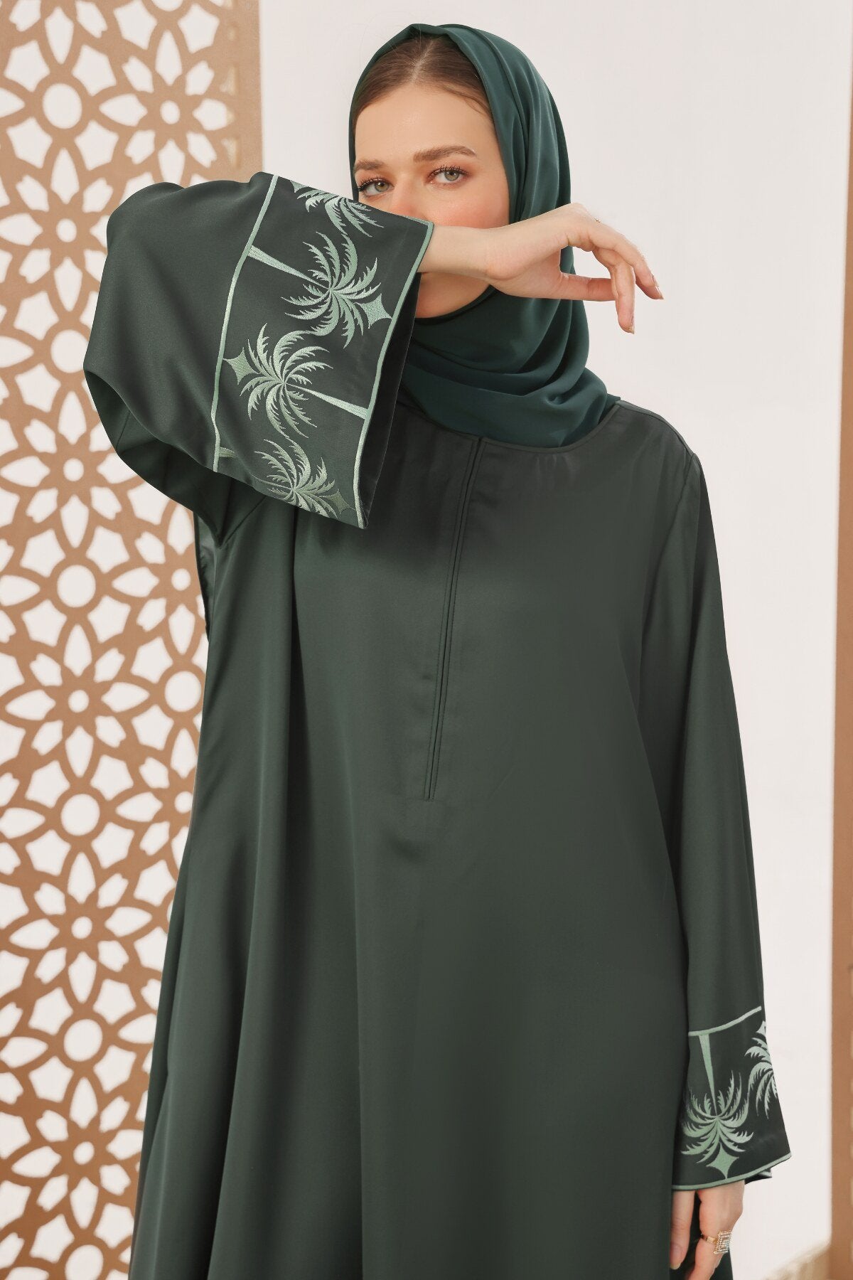 Palm Embroidered Maxi Abaya