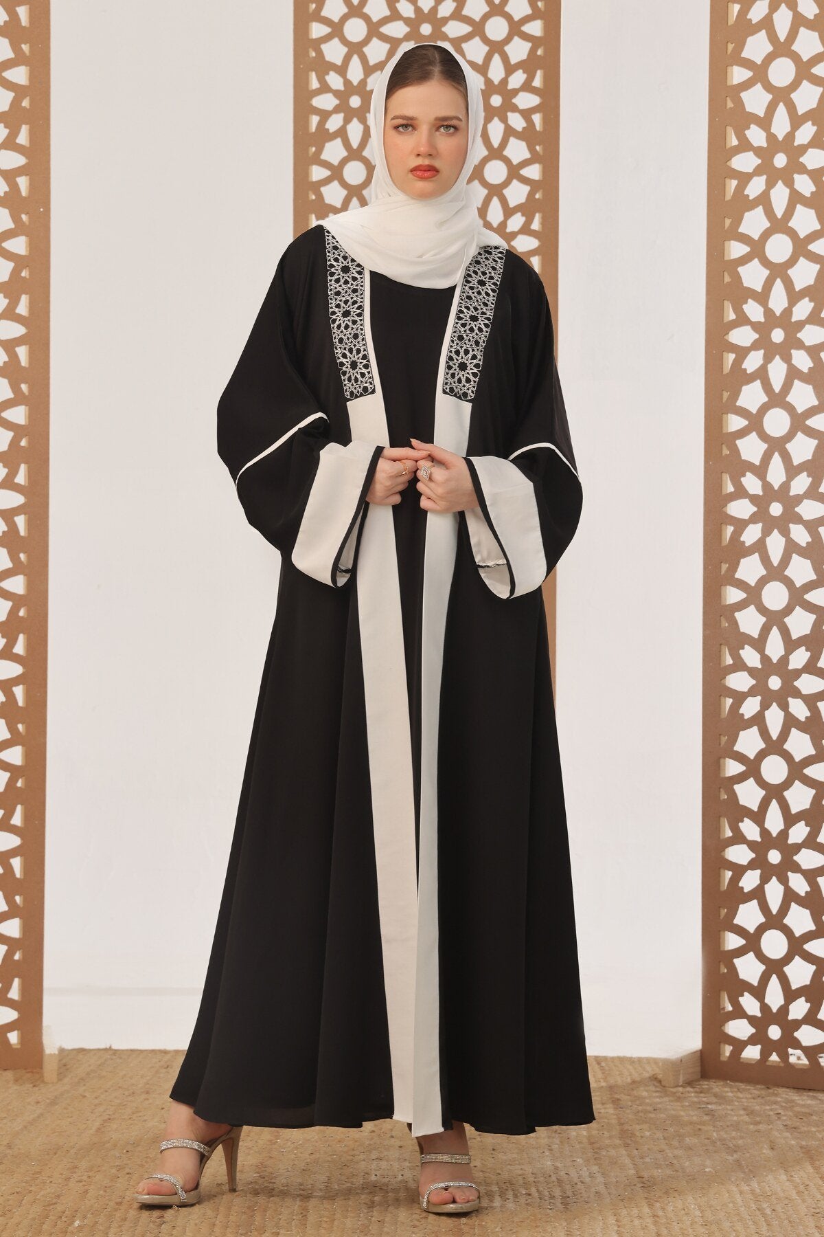 Black Arabic Shrug Abaya