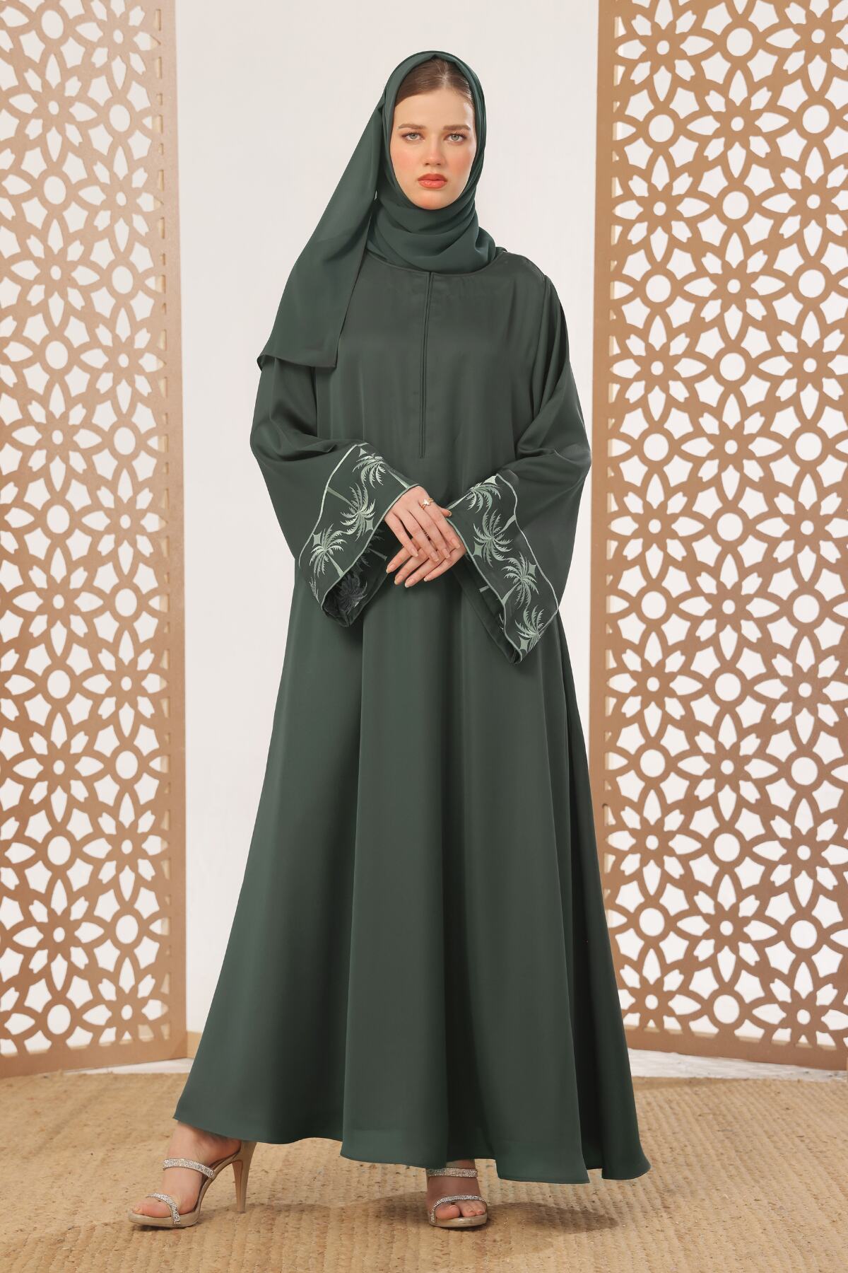 Palm Embroidered Maxi Abaya